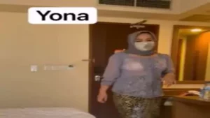 Entot Stw Kebaya Ungu Di Hotel
