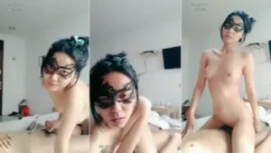 Jeslyn Ngewe Kena Crot Di Mulut